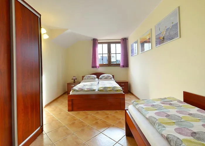 Faleza Achkaszuby بيت للعطل