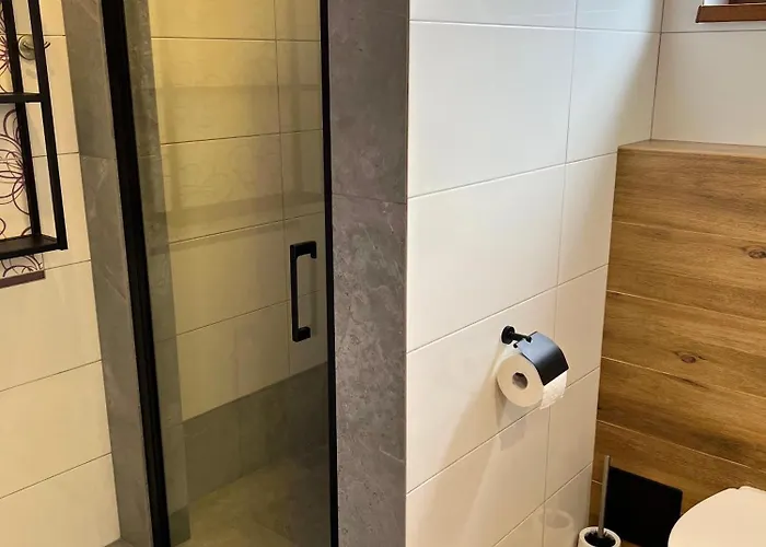 Faleza Achkaszuby بيت للعطل