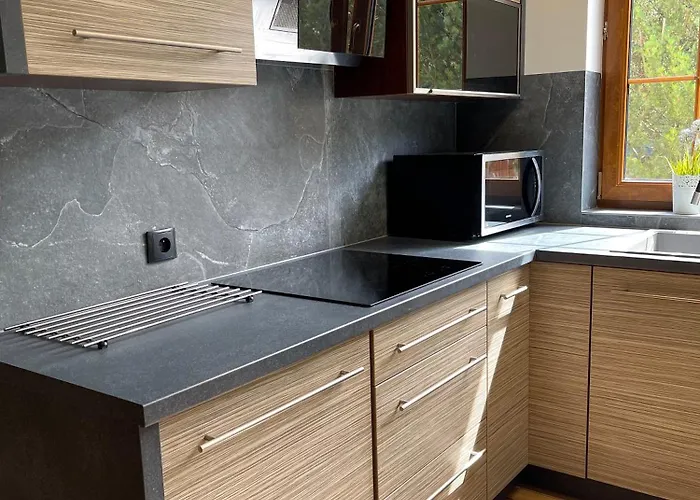 Faleza Achkaszuby بيت للعطل