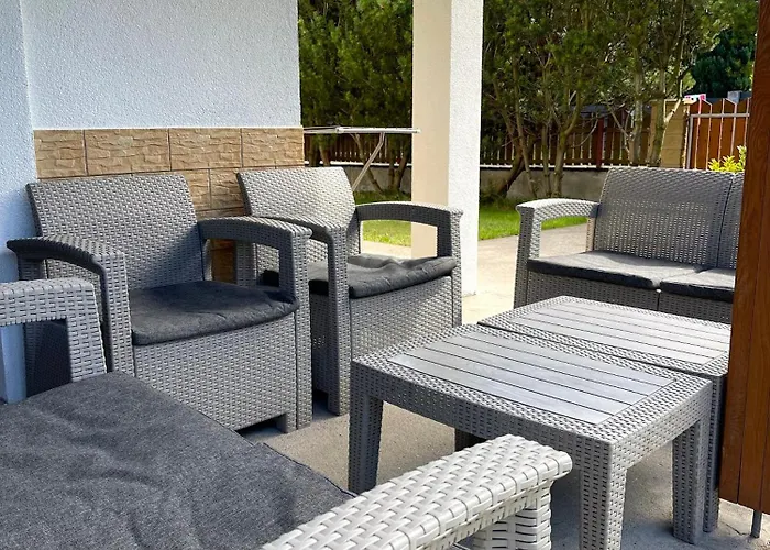 Faleza Achkaszuby بيت للعطل